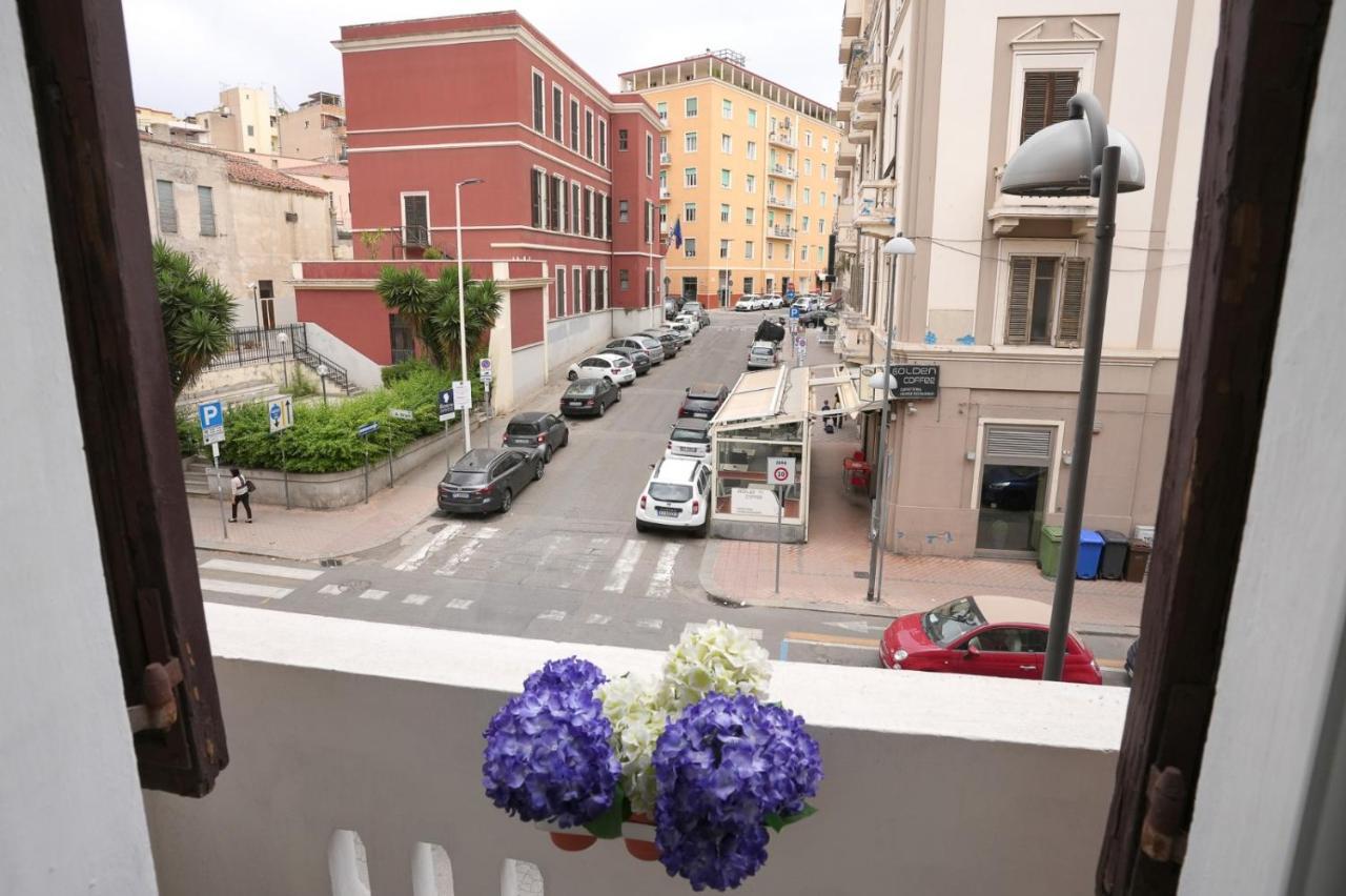 Luxury Rooms Paoli 19 Cagliari Esterno foto